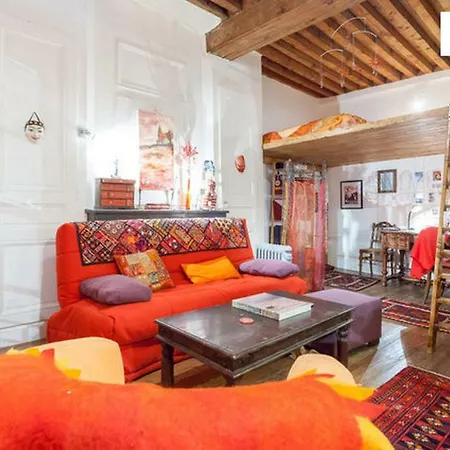 Salon Et Mezzanine Centre Homestay Lyon