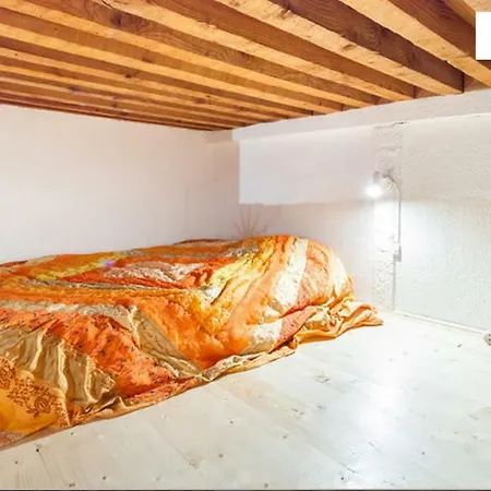 Homestay Salon Et Mezzanine Centre *